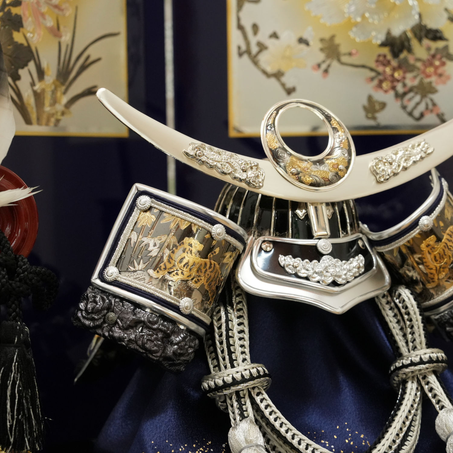 収納兜百花王(ひゃっかおう)｜150,000円(税込)｜間口38cm | 高木人形