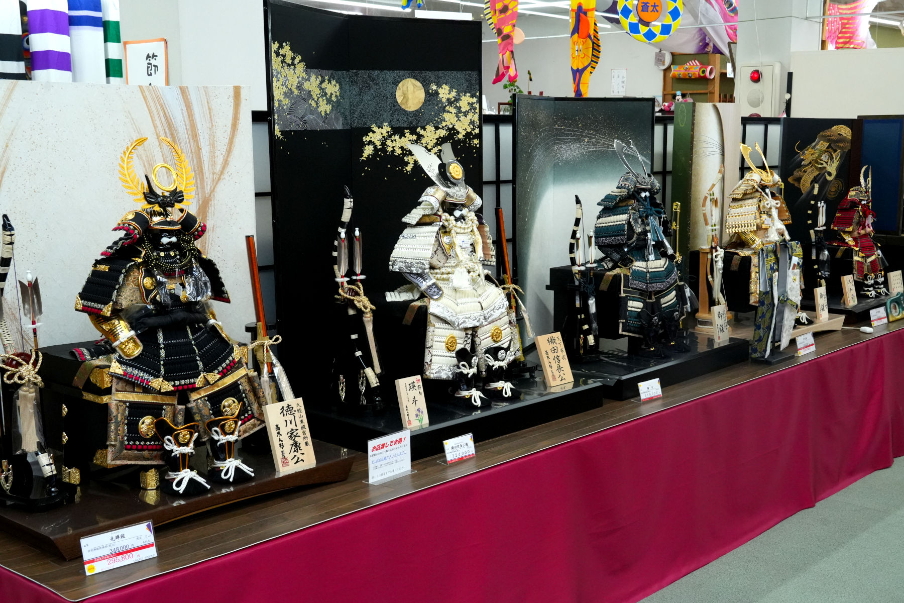 掛川総本店 五月人形の展示コーナー